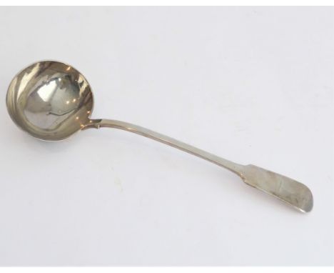 A heavy&nbsp;19th century hallmarked silver fiddle-pattern ladle engraved with armorial, assayed London 1890 (approx. 293g)