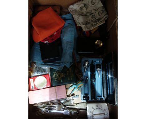 A box of assorted collectables including football cards, a Star Wars figure, a lamp, Girl Guides etc.