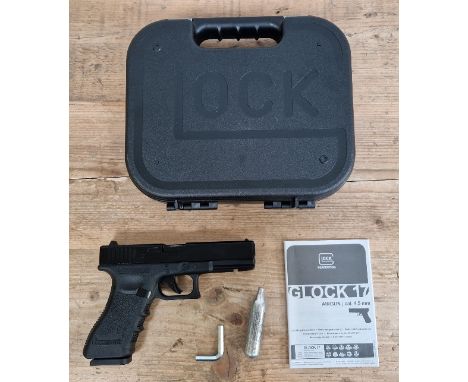 A Glock 17 .177 calibre Co2 air pistol, serial no.DA052700, 20cm long, in hard Glock case with manual &amp; gas canister. (BU