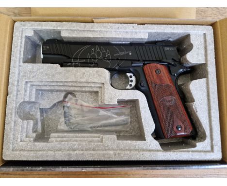 A Blackwater BW1911 R2 4.5mm calibre Co2 BB air gun, serial no.30325520, 22cm long, in original box with manual. (BUYER MUST 