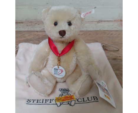 A Steiff limited edition 100th Anniversary/Jubilee bear, no.1592/2002, with bag.