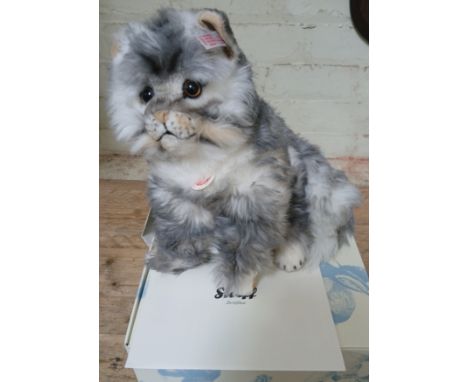 A Steiff limited edition large Maine Coon cat, 'Lizzy', no.2560/3000, boxed with certificate.