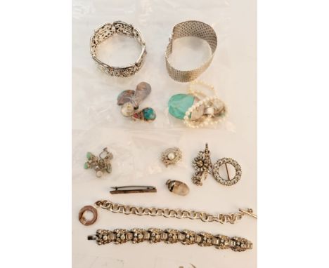 A collection of jewellery some assessed as silver to include, a textured bracelet, open work bracelet, gem stone bracelet, li