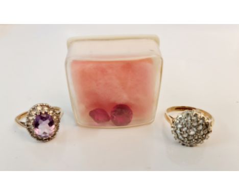 A hallmarked 9ct yellow gold amethyst and paste cluster ring, ring size L, and a rubbed paste cluster ring, ring size O, appr