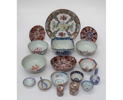 A collection of Chinese Export porcelain to include two Imari scallop shaped dishes; an Imari scallop edge oval deep bowl, a 