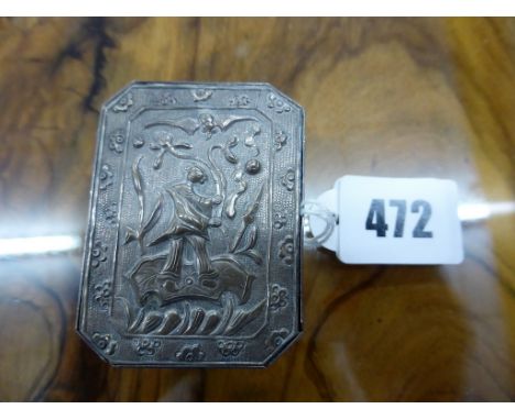 An Oriental white metal snuff box.
