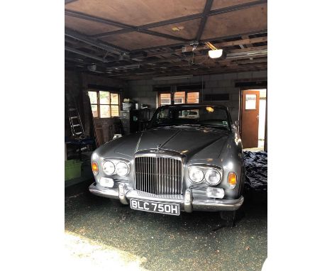 1970 Bentley T Series mulliner park ward 2-door fixed head coupe Grey paintwork with red coach-lining Magnolia seat leather, 