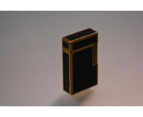 S. J. Dupont of Paris, a Lacque de Chine rose gold-plated pocket lighter, 1970's, in black enamel, no. AC2G84.