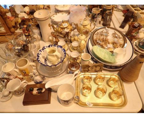 Quantity of ceramic ornaments and teaware 