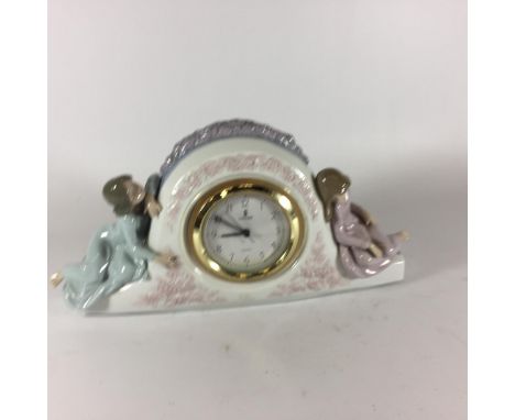 A LLADRO 'TWO SISTERS' MANTLE CLOCK, NO. 5776 