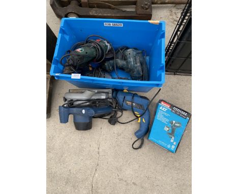 AN ASSORTMENT OF POWER TOOLS TO INCLUDE A MAKITA DTD152Z IMPACT DRIVER AND A PARKSIDE GRINDER ETC 