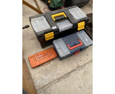 AN ASSORTMENT OF TOOLS TO INCLUDE A DRAPER SOCKET SET AND FURTHER SOCKETS ETC 