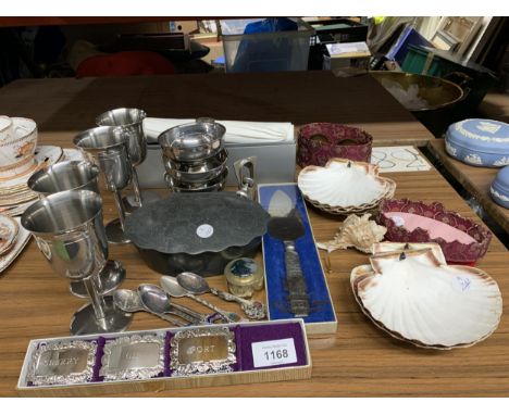 A MIXED LOT TO INCLUDE WHITE METAL DECANTER LABELS, STAINLESS STEEL GOBLETS AND BOWLS, SHELL DISHES, CHINESE STRESS BALLS, ET