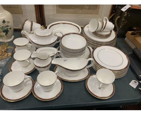 A ROYAL DOULTON SECONDS DINNER SERVICE TO INCLUDE DIFFERENT SIZES OF PLATES AND BOWLS, A SAUCE BOAT AND SAUCER, A TEAPOT, CRE