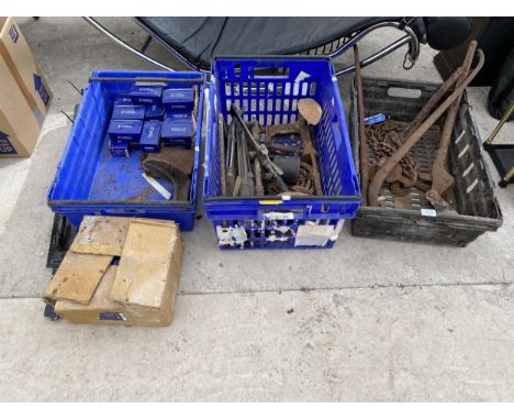 A LARGE ASSORTMENT OF VINTAGE ITEMS TO INCLUDE HORSE HAMES, COBBLERS LASTS AND A BLOW TORCH ETC 