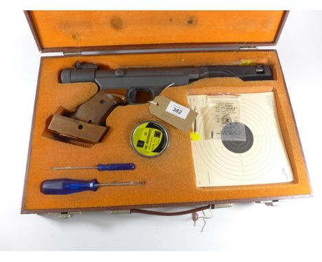 A BOXED ORIGINAL .177 CALBIRE TARGET PISTOL, 18CM BARREL, LENGTH 45CM, SERIAL NO.07425, TIN OF PELLETS AND TOOLS ETC 
