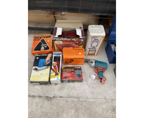 AN ASSORTMENT OF TOOLS TO INCLUDE A BLACK AND DECKER SANDER AND A BLACK AND DECKER DRILL ETC 