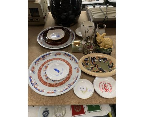 A MIXED LOT TO INCLUDE STUDIO POTTERY - SOME SIGNED, VASES, PLATES, A CAST DOORSTOOP, ONYX TABLE LIGHTER, ETC 