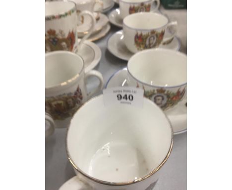 A LARGE QUANTITY OF ROYAL COMMEMORATIVE CUPS AND SAUCERS 