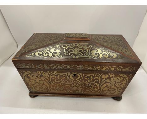 A 19TH CENTURY ROSEWOOD AND BRASS INLAID SARCOPHAGUS SHAPED TEA CADDY WITH TWO INNER LIDDED COMPARTMENTS 