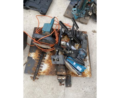 AN ASSORTMENT OF POWER TOOLS TO INCLUDE A SANDER, A HEDGE TRIMMER AND A DRILL ETC 
