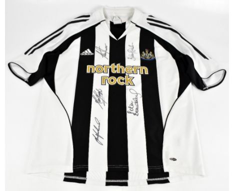 NEWCASTLE UNITED; a Newcastle United home shirt, signed by Robson, Shearer, Beardsley, Keegan and one other, size L.
Addition