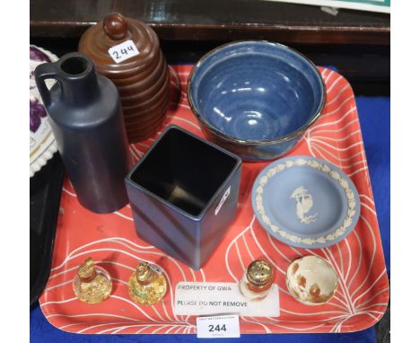 A Margery Clinton ceramic pot, other studio pottery, Alaskan gold leaf flakes in bottle, a satsuma salt and pepper etc Condit