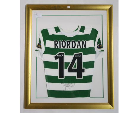 SPORTING MEMORABILIA A framed Celtic home football shirt, signed by Derek Riordan Condition Report:Available upon request