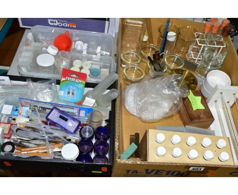 THREE BOXES AND LOOSE SCIENTIFIC ACCESSORIES AND SUNDRY ITEMS ETC, to include unprepared microscope slides, glass microscope 