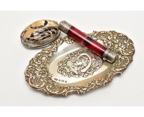 AN EDWARDIAN SILVER PIN TRAY, A LATE 19TH CENTURY DOUBLE ENDED RUBY GLASS SCENT FLASK AND A LATE 18TH / EARLY 19TH CENTURY WH