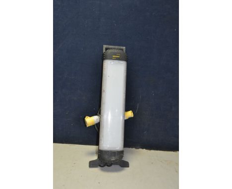 A DEFENDER DC4000 110V SITE LAMP in working order