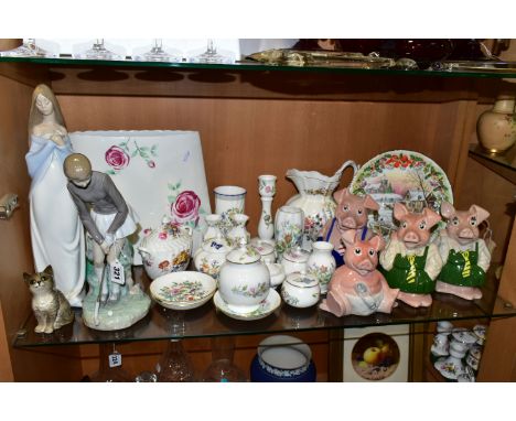 A COLLECTION OF CERAMICS, to include a Lladro 'Golf Player (Woman)' model no 4851, sculptor Vicente Martinez, issued 1973, re
