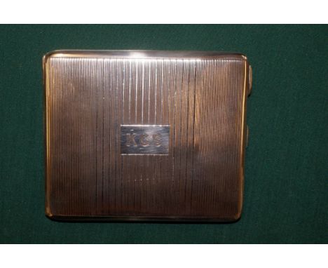 Sterling silver cigarette case, Hallmarked Birmingham 1930, Makers Charles S Green & co ltd, weight of 95.5 Grams, very good 