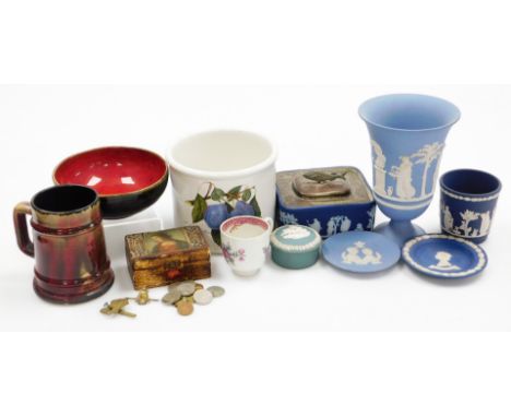 Various pottery and effects, Wedgwood teal jar and cover, 7cm diameter, vase, decorative casket, various other Wedgwood, smal