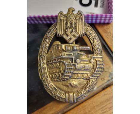 German WWII Frank &amp; Reif Stuttgart Panzer Assault Army Tank Battle Badge - later bronzed alloy issue, makers marks to rev