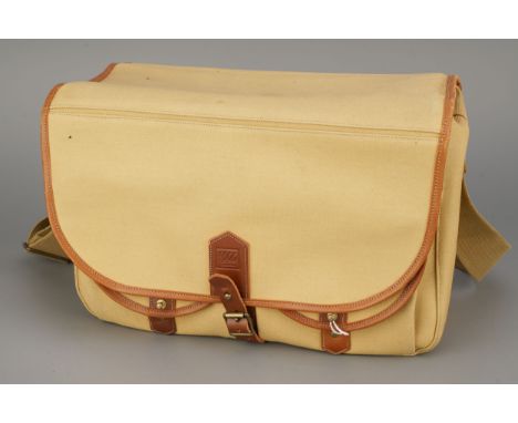 A Fogg London Camera Bag, tan, by Laissez Faire