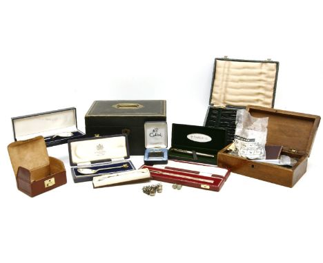 A small quantity of various silver items, to include a pickle fork, a pocket pen, a jubilee spoon, etc, together with a small