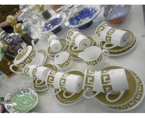 SUSIE COOPER 'KEYSTONE' TWELVE PLACE TEA SET