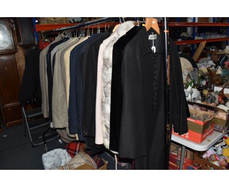 TWO BOXES AND LOOSE CLOTHING, BLANKETS AND BEDDING, to include four vintage woollen blankets, a pale blue and white bed cover