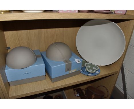 TWO BOXED WEDGWOOD KELLY HOPPEN DESIGN HEMISPHERE DOT 18 BOWL ORNAMENTS, together with a large Wedgwood /Jasper Conran centre