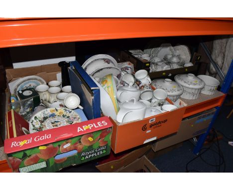 THREE BOXES AND LOOSE CERAMICS AND DINNERWARE, comprising a large quantity of Johnson Brothers 'Eternal Beau' pattern dinnerw