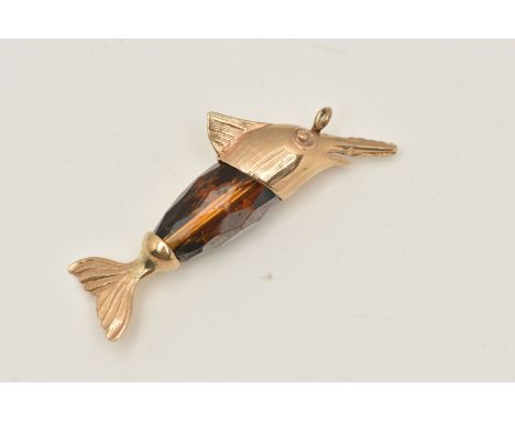 A 9CT GOLD SWORD FISH CHARM, faceted brown paste body mounted with a 9ct gold head and tail, hallmarked 9ct London, bail sold