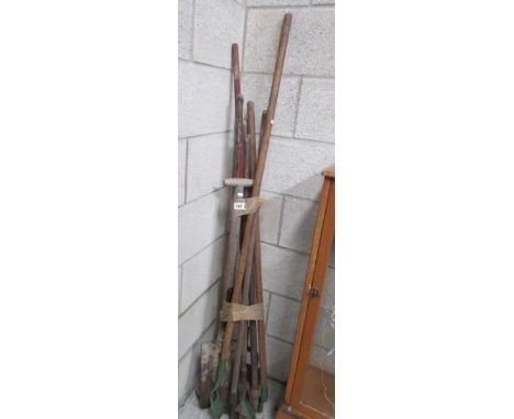 A quantity of garden tools