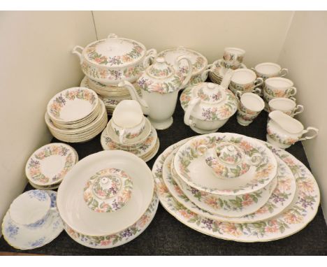 A Paragon 'Country Lane' dinner, tea and coffee service