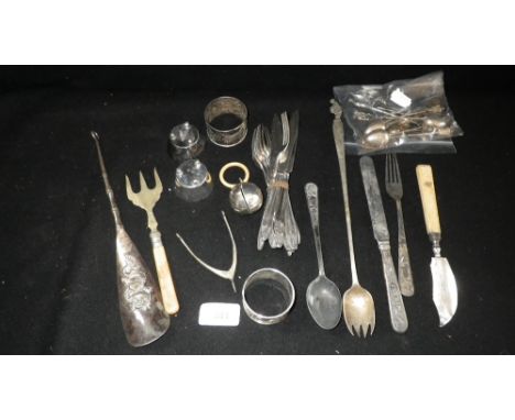 A COLLECTION OF SILVER PLATED FLATWARE 