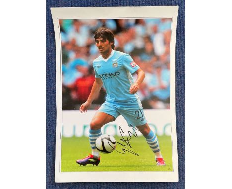 Football. Man City FC David Silva Personally Signed 16x12 Colour Print. Signed in black marker pen. Print shows Silva in Man 