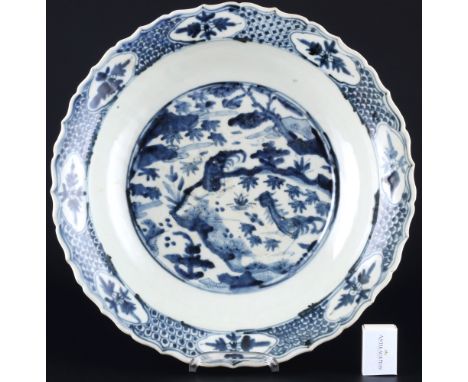 China große Swatow Schale / Becken 17. Jahrhundert, large Swatow bowl / basin 17th century,Porzellan, China Ming-Dynastie/Qin