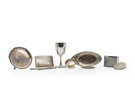 A quantity of silver items, to include a silver waiter, Birmingham, 1936, by The Goldsmith and Silversmith Company, with gadr