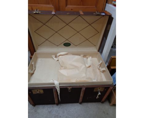 Good quality Selfridge of London wooden bound travelling trunk with fitted interior