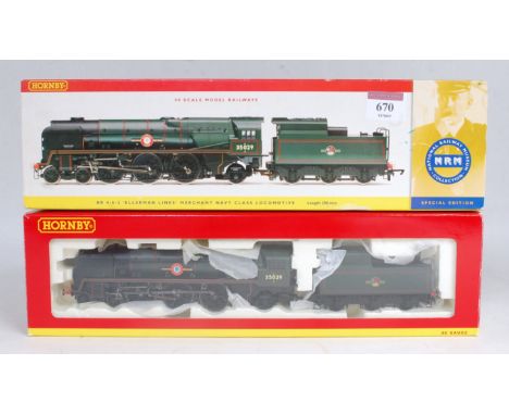 A Hornby R2294 Merchant Navy class engine and tender BR lined green No. 35029 'Ellerman Lines', with instructions (NM-BG)